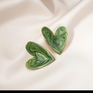 Zara big green heart valentines spring summer earrings